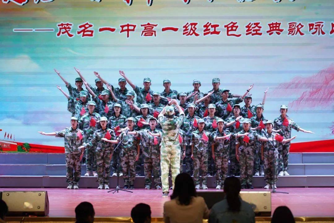 姐姐很漂亮，我喜欢啃她的脚丫子我是不是有病啊？游戏画面